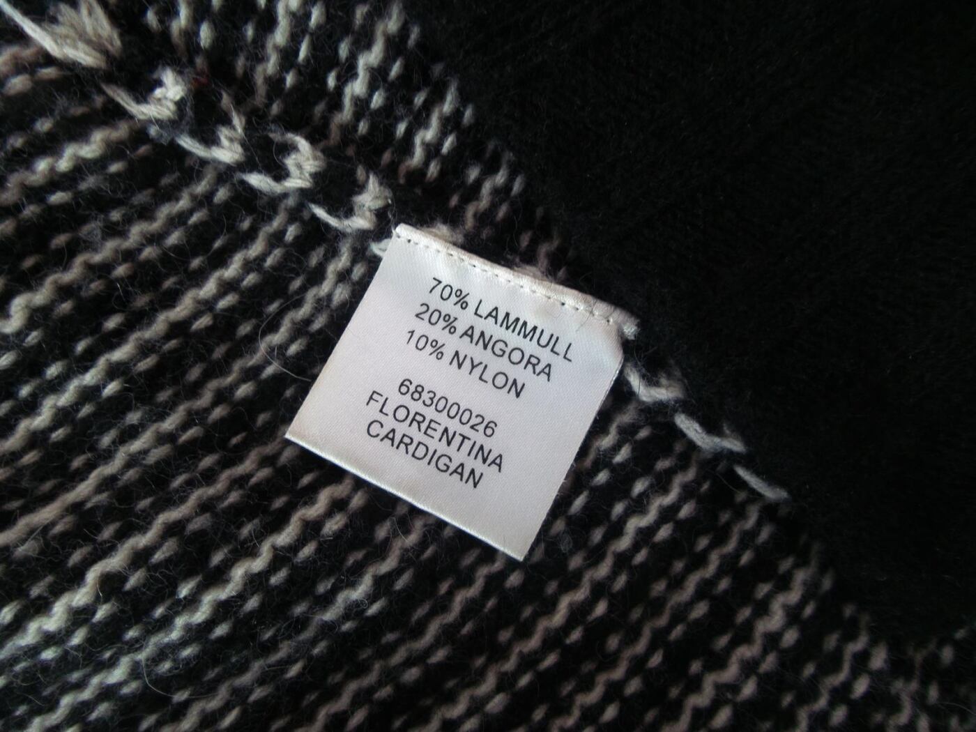 20120101_075450.jpg STOCKH LM Rozmiar S Kolor Czarny W serek Długi Kardigan Wiązany Długi rękaw Cienka dzianina