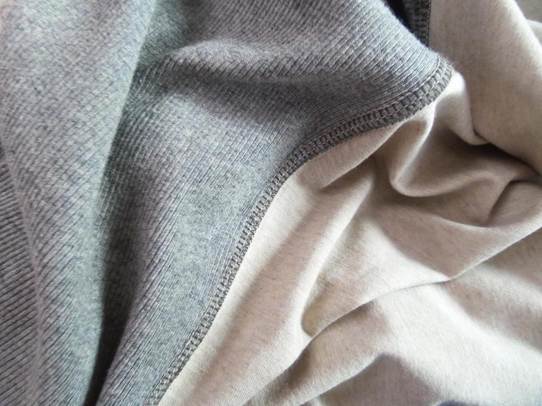 Made in Italy Rozmiar XL Kolor Beżowy Okrągły dekolt Sukienka Sweterkowa Długi rękaw Do Kolan Materiał Wiskoza Made in Italy Rozmiar XL Kolor Beżowy Okrągły dekolt Sukienka Sweterkowa Długi rękaw Do Kolan Materiał Wiskoza