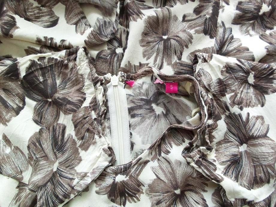 Indiska Rozmiar S Okrągły dekolt Sukienka Sheath Krótki rękaw Do Kolan Materiał Wiskoza 100% Indiska Rozmiar S Okrągły dekolt Sukienka Sheath Krótki rękaw Do Kolan Materiał Wiskoza 100%