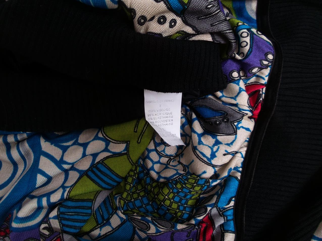 Lu Lu Paris W serek Sukienka Sweterkowa Długi rękaw Do Kolan Materiał Wiskoza Lu Lu Paris W serek Sukienka Sweterkowa Długi rękaw Do Kolan Materiał Wiskoza
