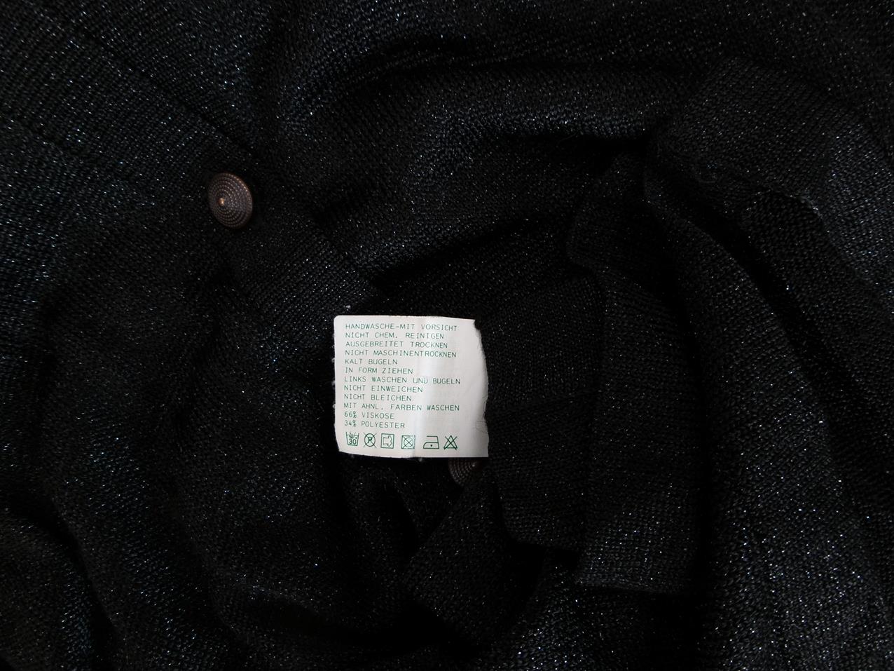 Part two Rozmiar S/M Kolor Czarny W serek Tunika Zapinana Bluzka Krótki rękaw Materiał Rayon Part two Rozmiar S/M Kolor Czarny W serek Tunika Zapinana Bluzka Krótki rękaw Materiał Rayon