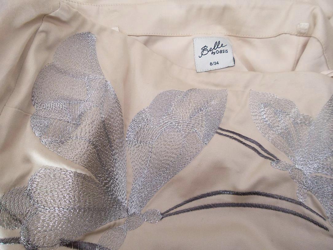 Belle by Oasis Rozmiar 8/34 Kolor Kremowy Odkryte Ramiona Suknia Balowa Sukienka Wieczorowa Bezrękawnik Krótka Materiał Bawełna Belle by Oasis Rozmiar 8/34 Kolor Kremowy Odkryte Ramiona Suknia Balowa Sukienka Wieczorowa Bezrękawnik Krótka Materiał Bawełna