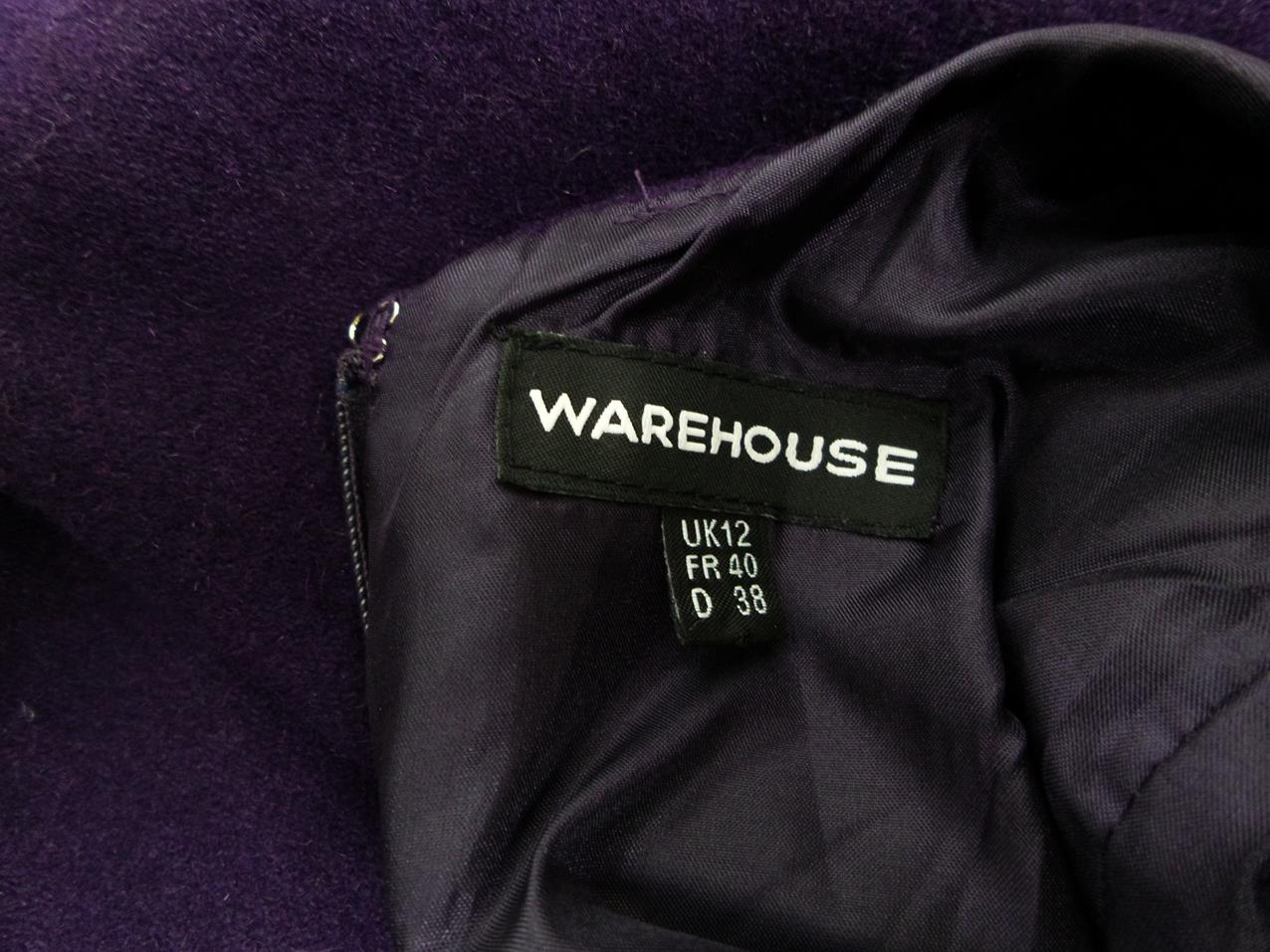 Warehouse Rozmiar 38 Kolor Fioletowy W łódkę Sukienka Ołówkowa Bezrękawnik Do Kolan Materiał Wełna Warehouse Rozmiar 38 Kolor Fioletowy W łódkę Sukienka Ołówkowa Bezrękawnik Do Kolan Materiał Wełna