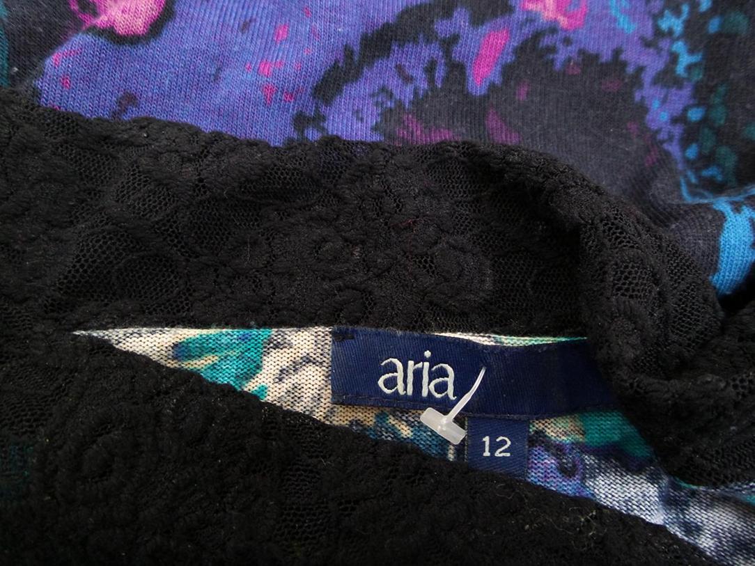 Aria Rozmiar 40 (12) Drapowany dekolt Sukienka Sweterkowa Długi rękaw Midi Materiał Wiskoza Aria Rozmiar 40 (12) Drapowany dekolt Sukienka Sweterkowa Długi rękaw Midi Materiał Wiskoza