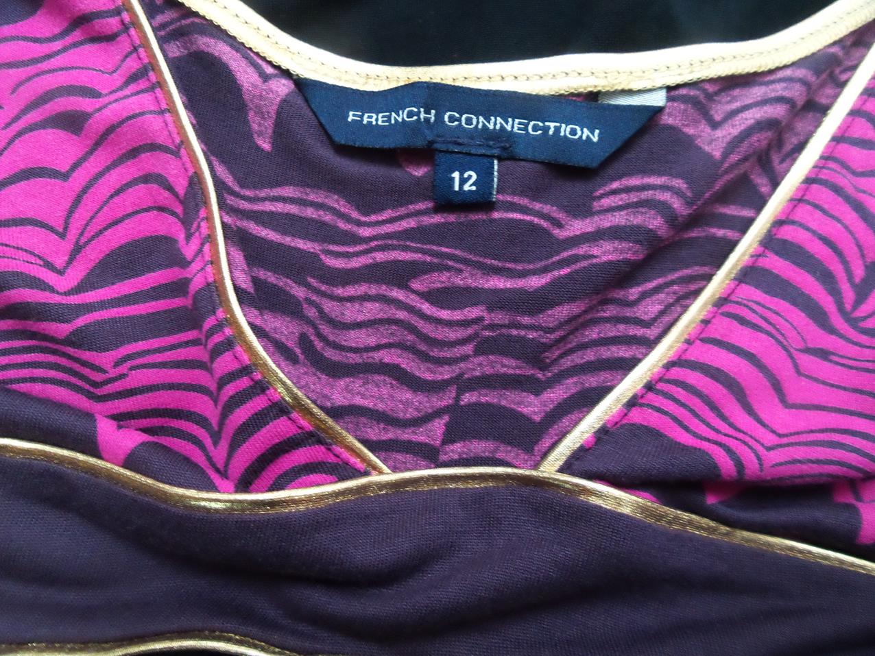 French connection Rozmiar 12 (40) Kolor Czarny W serek Sukienka A-Line Krótki rękaw Do Kolan Materiał Wiskoza