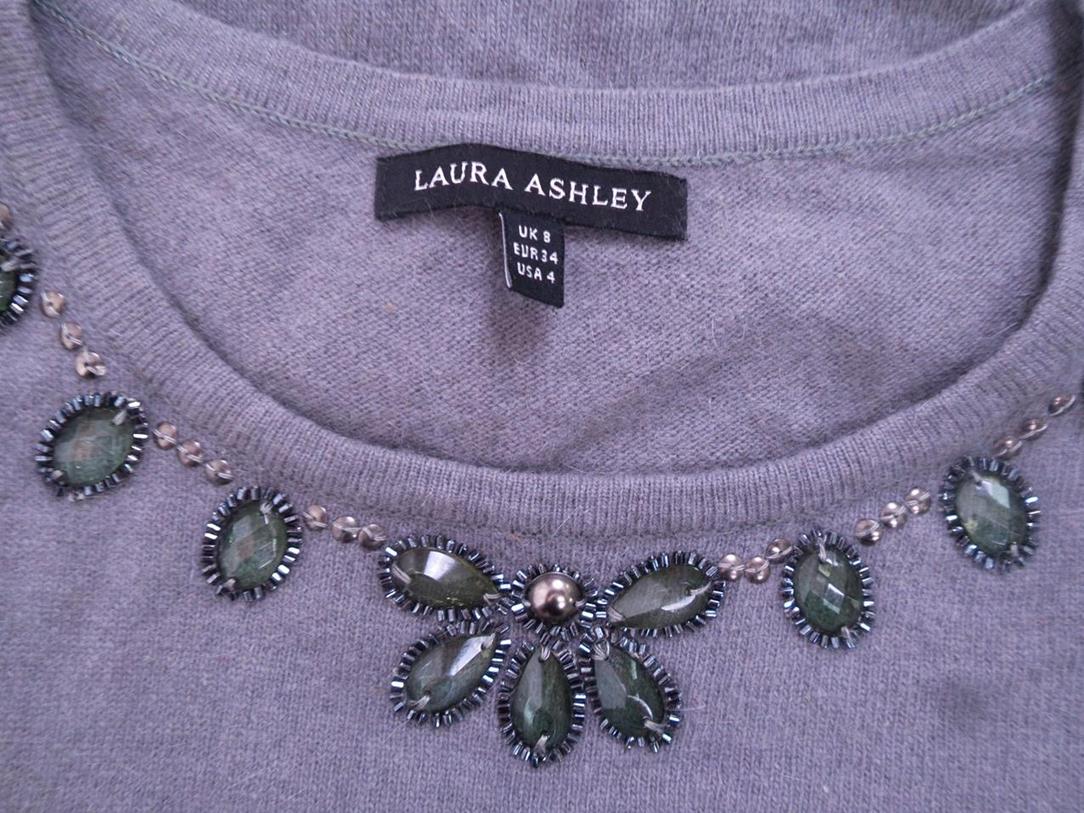 20170428_124533.jpg Laura ashley Rozmiar 34 Kolor Szary Okrągły dekolt Bluzka Krótki rękaw Materiał Wełna Jagnięca