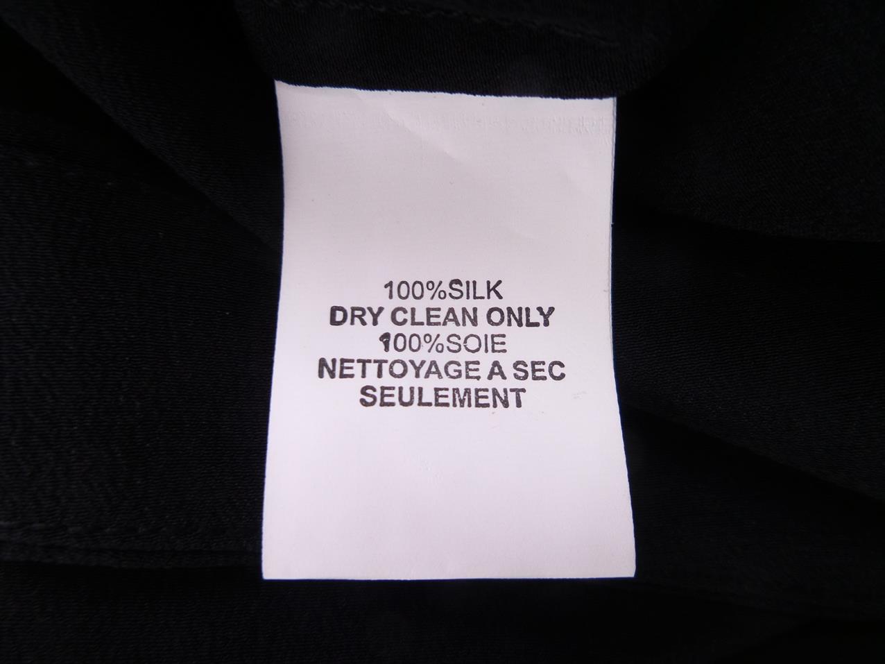 20170505_153446.jpg Trina Turk Rozmiar S Kolor Czarny Crew Neck Bluzka Krótki rękaw Materiał Jedwab