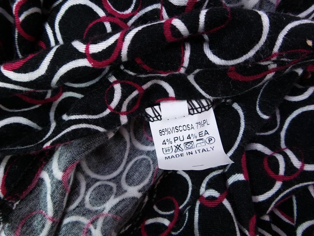 Rozmiar 44 Kolor Czarny Drapowany dekolt Sukienka Sheath Długi rękaw Do Kolan Materiał Wiskoza Rozmiar 44 Kolor Czarny Drapowany dekolt Sukienka Sheath Długi rękaw Do Kolan Materiał Wiskoza