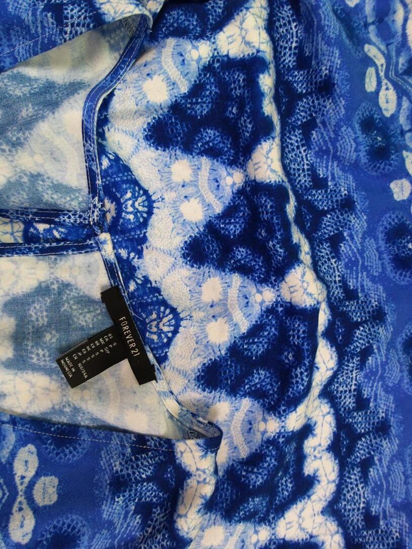 Forever 21 Rozmiar S Kolor Niebieski W serek Sukienka Mini Długi rękaw Krótka Materiał Rayon Forever 21 Rozmiar S Kolor Niebieski W serek Sukienka Mini Długi rękaw Krótka Materiał Rayon