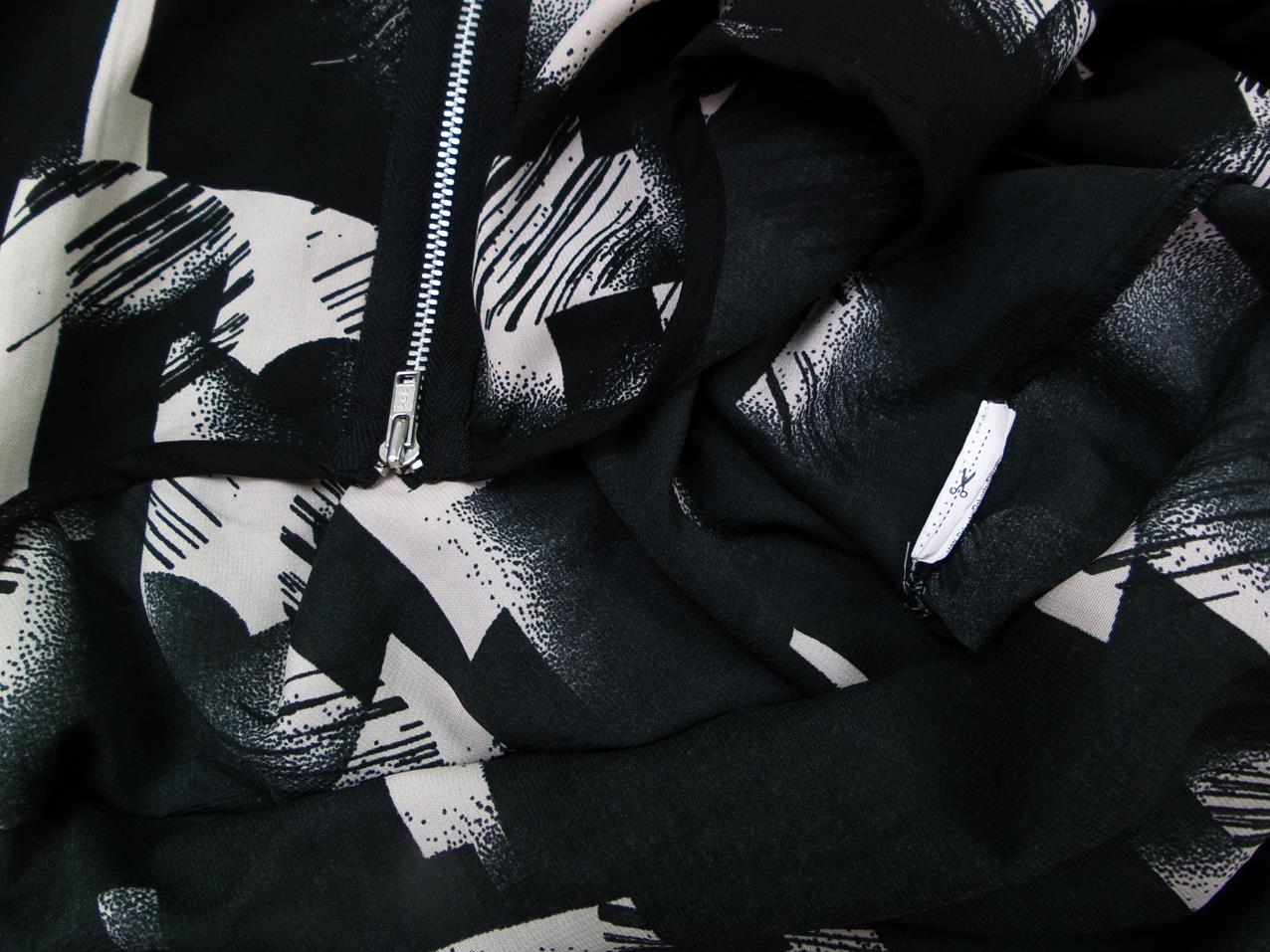 Vero moda Rozmiar XS Kolor Czarny Geometryczny Okrągły dekolt Tunika Bluzka Krótki rękaw Vero moda Rozmiar XS Kolor Czarny Geometryczny Okrągły dekolt Tunika Bluzka Krótki rękaw