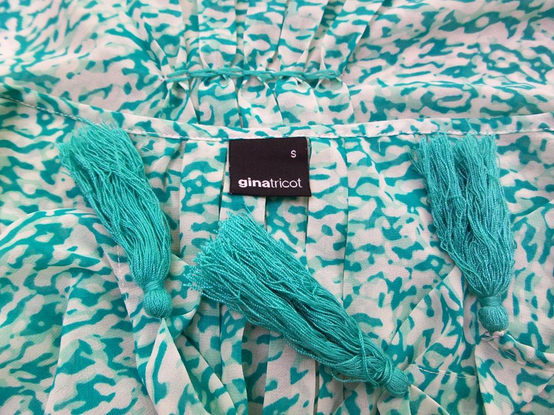 Gina Tricot Rozmiar S Kolor Turkusowy Panterka W serek Tunika Zapinana Bluzka Krótki rękaw Gina Tricot Rozmiar S Kolor Turkusowy Panterka W serek Tunika Zapinana Bluzka Krótki rękaw