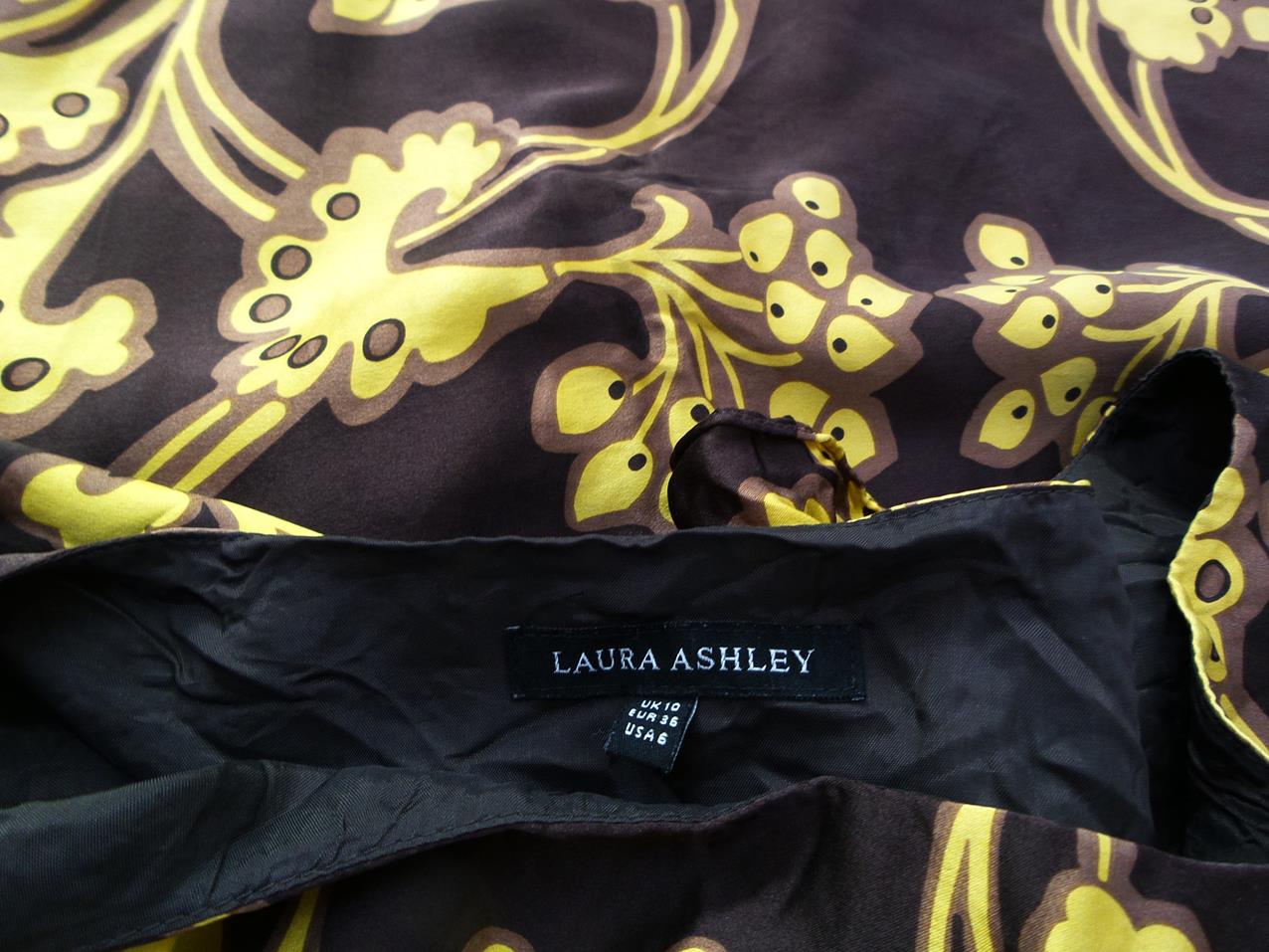 Laura ashley Rozmiar 36 Kolor Brązowy Okrągły dekolt Sukienka A-Line Rękaw 3/4 Do Kolan Laura ashley Rozmiar 36 Kolor Brązowy Okrągły dekolt Sukienka A-Line Rękaw 3/4 Do Kolan