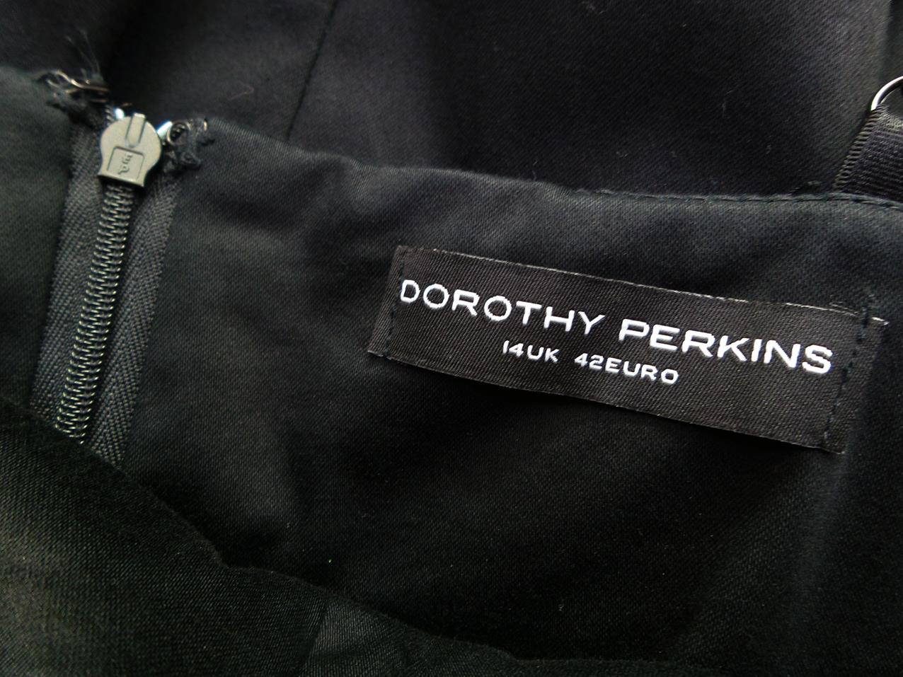 Dorothy perkins Rozmiar 42 Kolor Czarny Dekolt Serce Sukienka Ołówkowa Bezrękawnik Midi Materiał Bawełna Dorothy perkins Rozmiar 42 Kolor Czarny Dekolt Serce Sukienka Ołówkowa Bezrękawnik Midi Materiał Bawełna