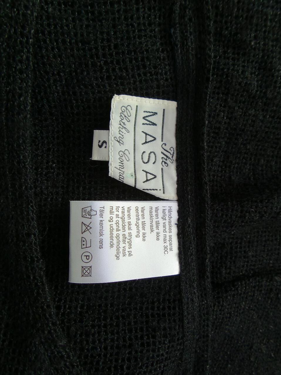 The Masai Rozmiar S Kolor Czarny Okrągły dekolt Tunika Bluzka Dzianina Długi rękaw Materiał Wiskoza 100% The Masai Rozmiar S Kolor Czarny Okrągły dekolt Tunika Bluzka Dzianina Długi rękaw Materiał Wiskoza 100%