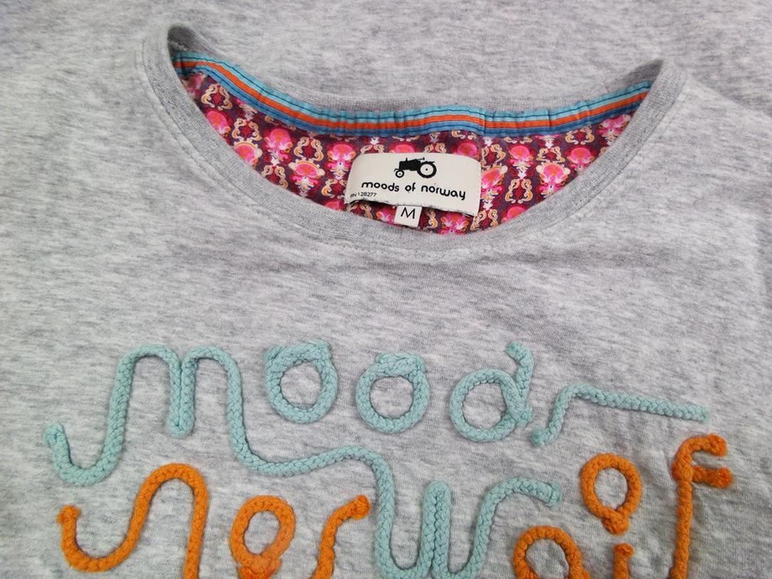 Moods of Norway Rozmiar M Kolor Szary Crew Neck Tunika Bluzka Krótki rękaw Materiał Bawełna 100% Moods of Norway Rozmiar M Kolor Szary Crew Neck Tunika Bluzka Krótki rękaw Materiał Bawełna 100%