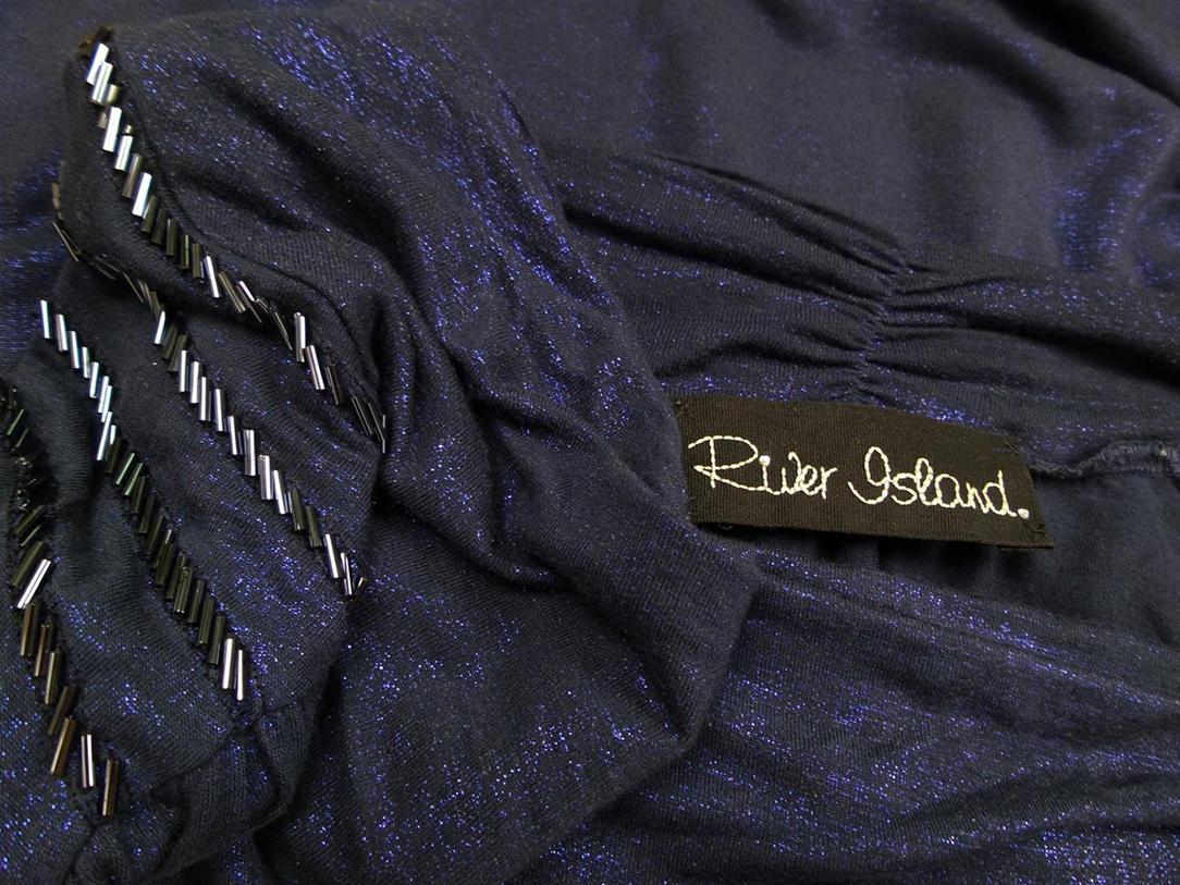 River island Rozmiar 38 Kolor Granatowy Drapowany dekolt Tunika Bluzka Krótki rękaw Materiał Wiskoza 100% River island Rozmiar 38 Kolor Granatowy Drapowany dekolt Tunika Bluzka Krótki rękaw Materiał Wiskoza 100%