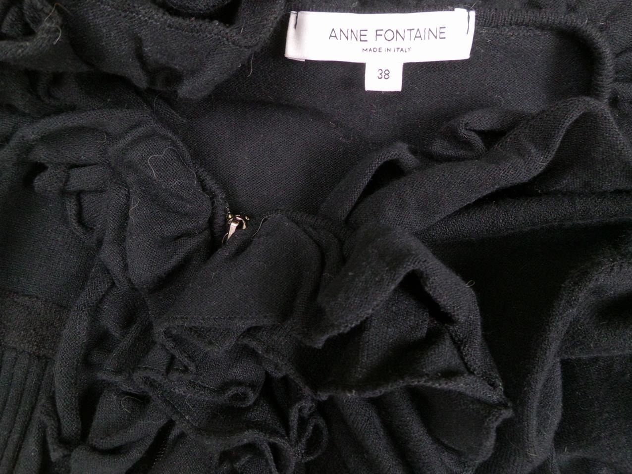 Anne Fontaine Rozmiar 38 Kolor Czarny W serek Sukienka Sweterkowa Długi rękaw Do Kolan Anne Fontaine Rozmiar 38 Kolor Czarny W serek Sukienka Sweterkowa Długi rękaw Do Kolan