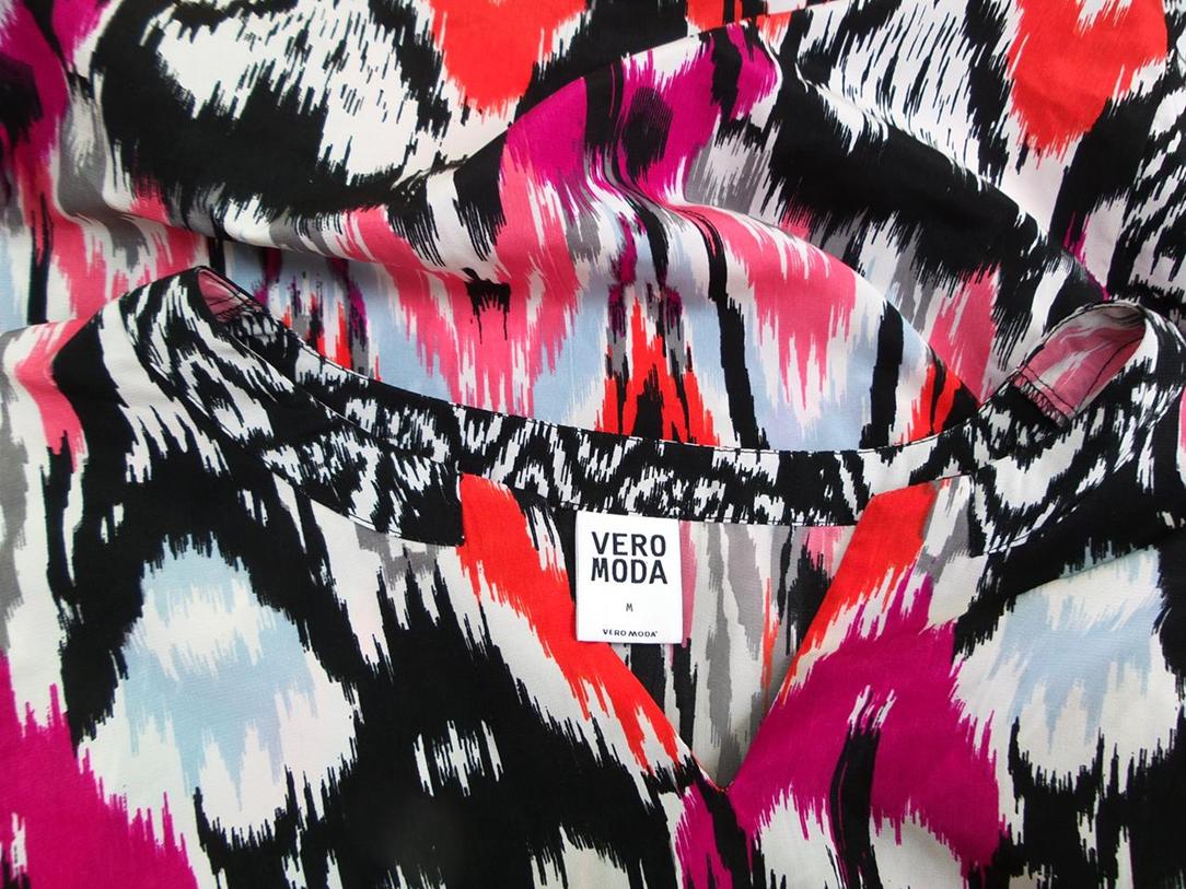 Vero moda Rozmiar M Kolor Czerwony Abstrakcja W serek Tunika Bluzka Krótki rękaw Vero moda Rozmiar M Kolor Czerwony Abstrakcja W serek Tunika Bluzka Krótki rękaw