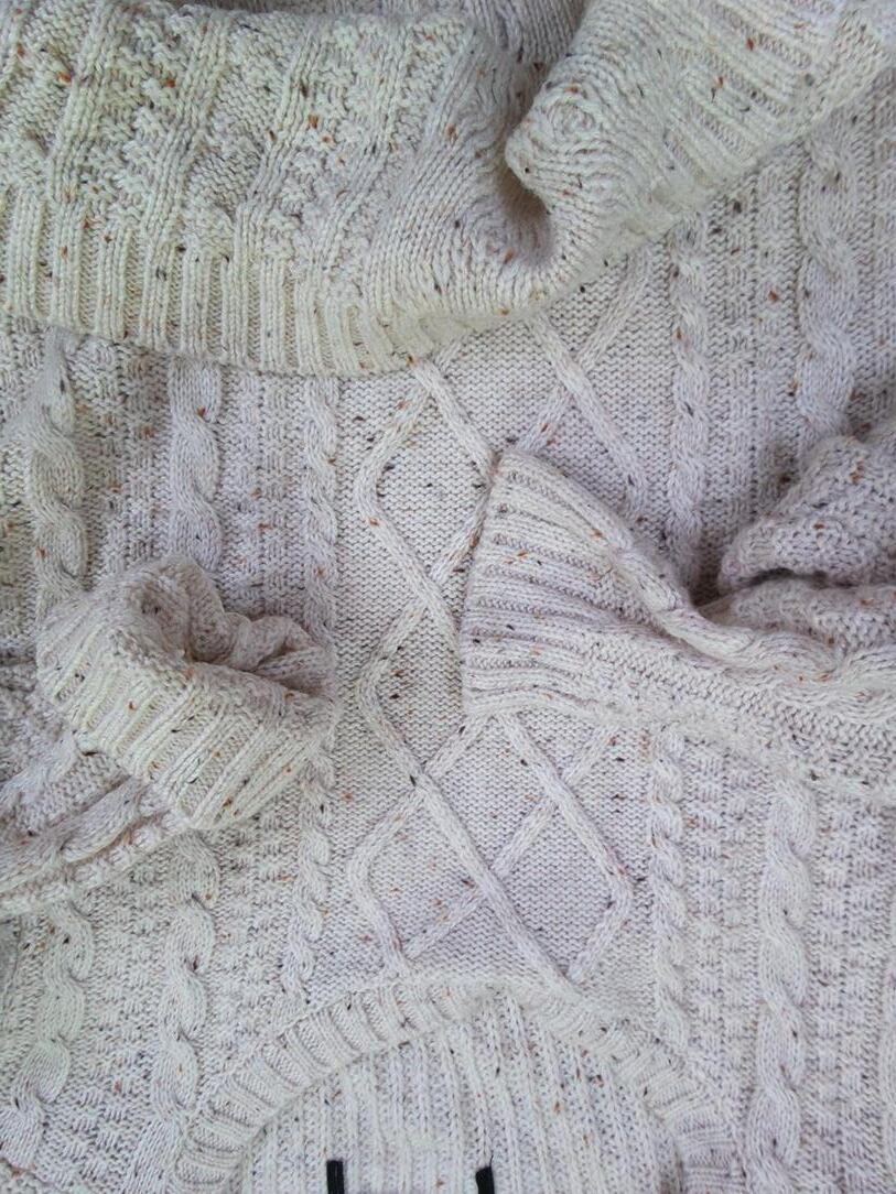 Vintage Rozmiar S Kolor Kremowy Okrągły dekolt Sukienka Sweterkowa Długi rękaw Do Kolan Vintage Rozmiar S Kolor Kremowy Okrągły dekolt Sukienka Sweterkowa Długi rękaw Do Kolan