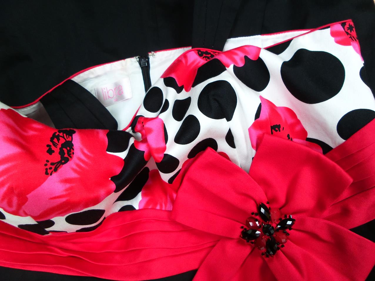 Libra Rozmiar 14 (42) Kolor Czarny Dekolt Serce Sukienka Sheath Bezrękawnik Midi Materiał Bawełna Libra Rozmiar 14 (42) Kolor Czarny Dekolt Serce Sukienka Sheath Bezrękawnik Midi Materiał Bawełna