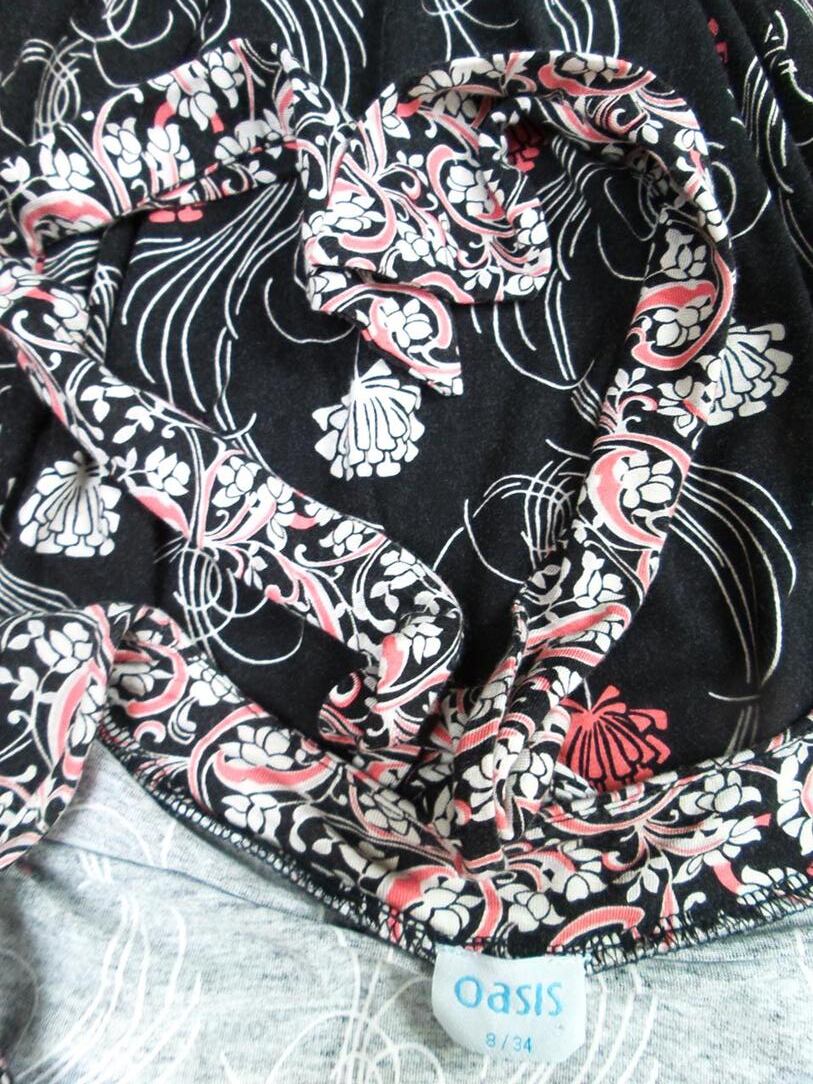 Oasis Rozmiar 8/34 Kolor Czarny W serek Sukienka A-Line Krótki rękaw Do Kolan Materiał Wiskoza Oasis Rozmiar 8/34 Kolor Czarny W serek Sukienka A-Line Krótki rękaw Do Kolan Materiał Wiskoza