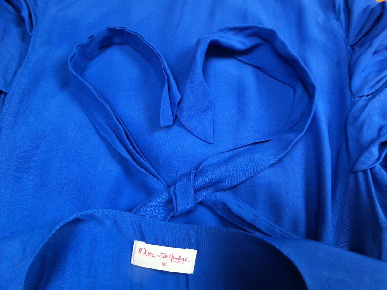 Miss selfridge Rozmiar 10 (38) Kolor Granatowy W serek Sukienka Mini Krótki rękaw Krótka Materiał Wiskoza 100% Miss selfridge Rozmiar 10 (38) Kolor Granatowy W serek Sukienka Mini Krótki rękaw Krótka Materiał Wiskoza 100%