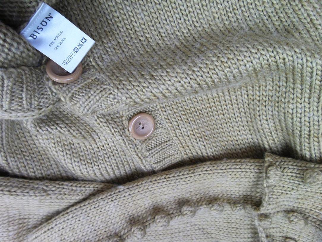 Bison Woman Rozmiar 38 Kolor Beżowy Crew Neck Kardigan Zapinany Długi rękaw Materiał Akryl Cienka dzianina