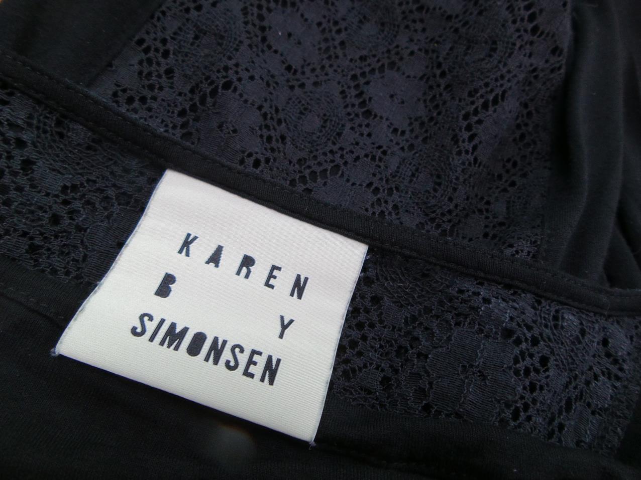 Karen by Simonsen Rozmiar S Kolor Czarny Drapowany dekolt Tunika Bluzka Długi rękaw Materiał Wiskoza 100% Karen by Simonsen Rozmiar S Kolor Czarny Drapowany dekolt Tunika Bluzka Długi rękaw Materiał Wiskoza 100%
