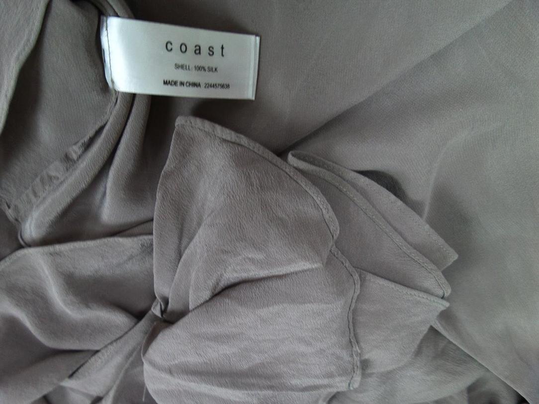 Coast Rozmiar 10 (38) Kolor Beżowy Drapowany dekolt Tunika Bluzka Bezrękawnik Materiał Jedwab 100% Coast Rozmiar 10 (38) Kolor Beżowy Drapowany dekolt Tunika Bluzka Bezrękawnik Materiał Jedwab 100%