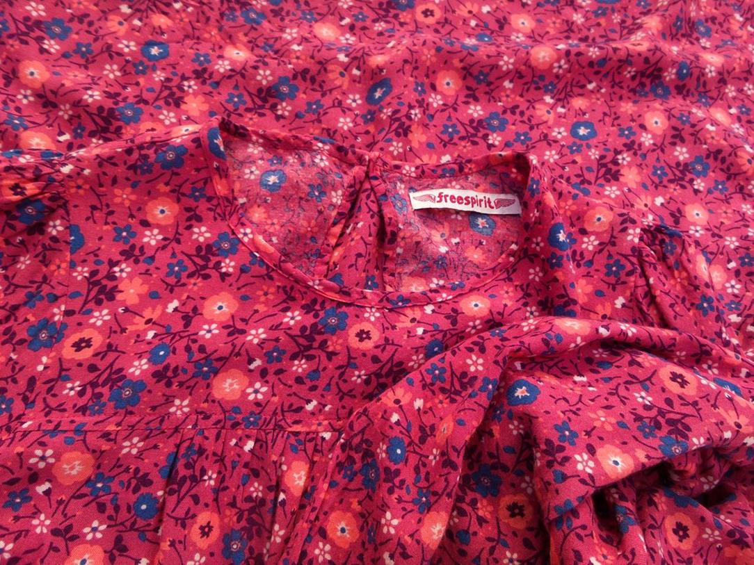 Freespirit Rozmiar 13-14 lat Kolor Różowy Crew Neck Sukienka Mini Rękaw 3/4 Krótka Materiał Wiskoza 100% Freespirit Rozmiar 13-14 lat Kolor Różowy Crew Neck Sukienka Mini Rękaw 3/4 Krótka Materiał Wiskoza 100%