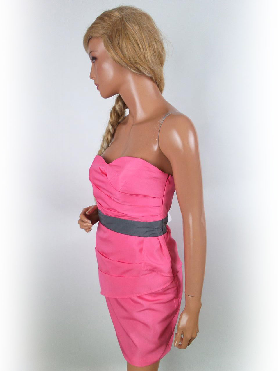 Only Rozmiar 36 Kolor Różowy Dekolt Serce Sukienka Bodycon Bezrękawnik Krótka