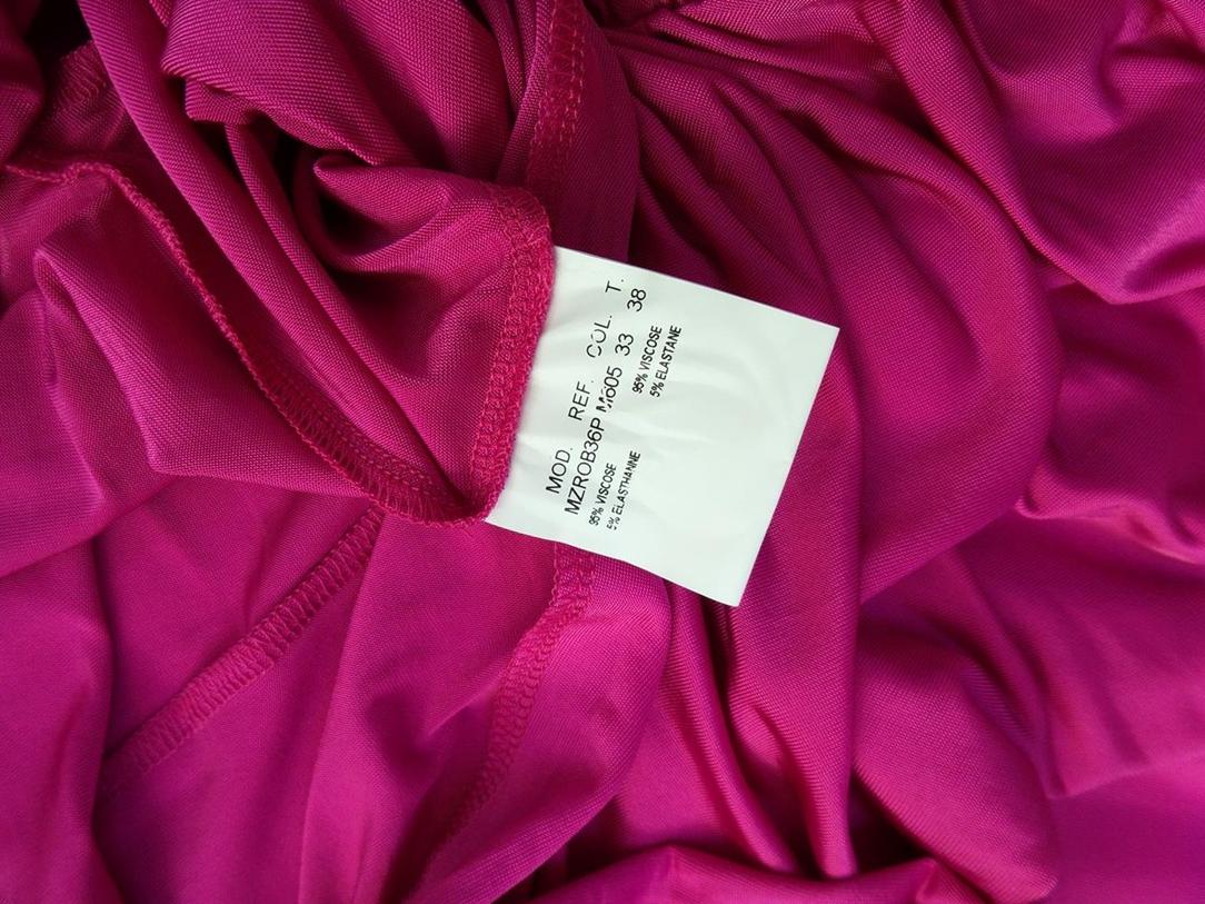 Zapa Rozmiar 38 Kolor Różowy W serek Sukienka Bodycon Krótki rękaw Midi Materiał Wiskoza