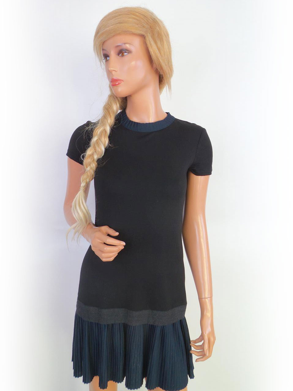 Tara Jarmon Rozmiar 40 Kolor Czarny Crew Neck Sukienka Sweterkowa Krótki rękaw Krótka Materiał Akryl