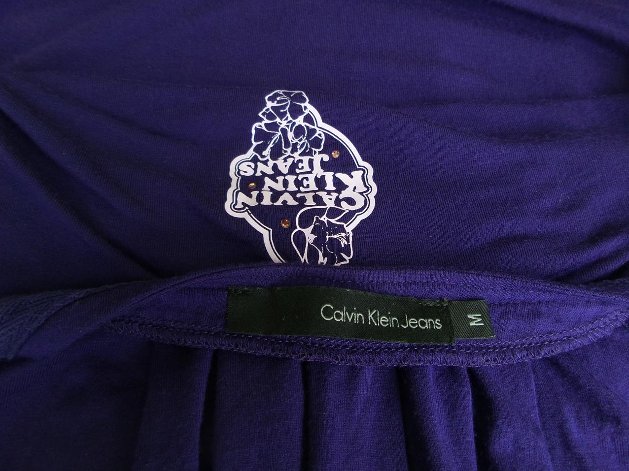 CALVIN KLEIN Rozmiar M Kolor Fioletowy Okrągły dekolt Tunika Bluzka Długi rękaw Materiał Wiskoza CALVIN KLEIN Rozmiar M Kolor Fioletowy Okrągły dekolt Tunika Bluzka Długi rękaw Materiał Wiskoza