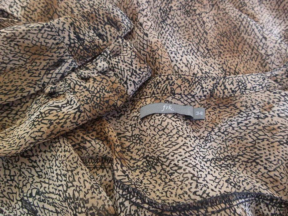 Frk Rozmiar 34 Kolor Brązowy Panterka Crew Neck Tunika Zapinana Bluzka Długi rękaw Frk Rozmiar 34 Kolor Brązowy Panterka Crew Neck Tunika Zapinana Bluzka Długi rękaw