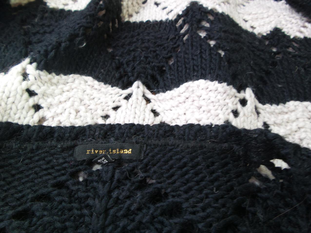 River island Rozmiar 34 Kolor Czarny Pasy Okrągły dekolt Tunika Bluzka Dzianina Długi rękaw Materiał Akryl River island Rozmiar 34 Kolor Czarny Pasy Okrągły dekolt Tunika Bluzka Dzianina Długi rękaw Materiał Akryl