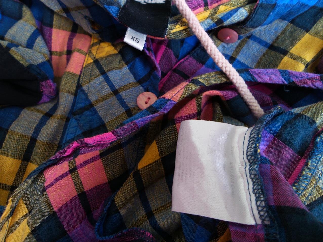 Rütme Rozmiar XS Kolor Granatowy Krata W serek Tunika Popover Bluzka Bezrękawnik Materiał Bawełna 100% Rütme Rozmiar XS Kolor Granatowy Krata W serek Tunika Popover Bluzka Bezrękawnik Materiał Bawełna 100%