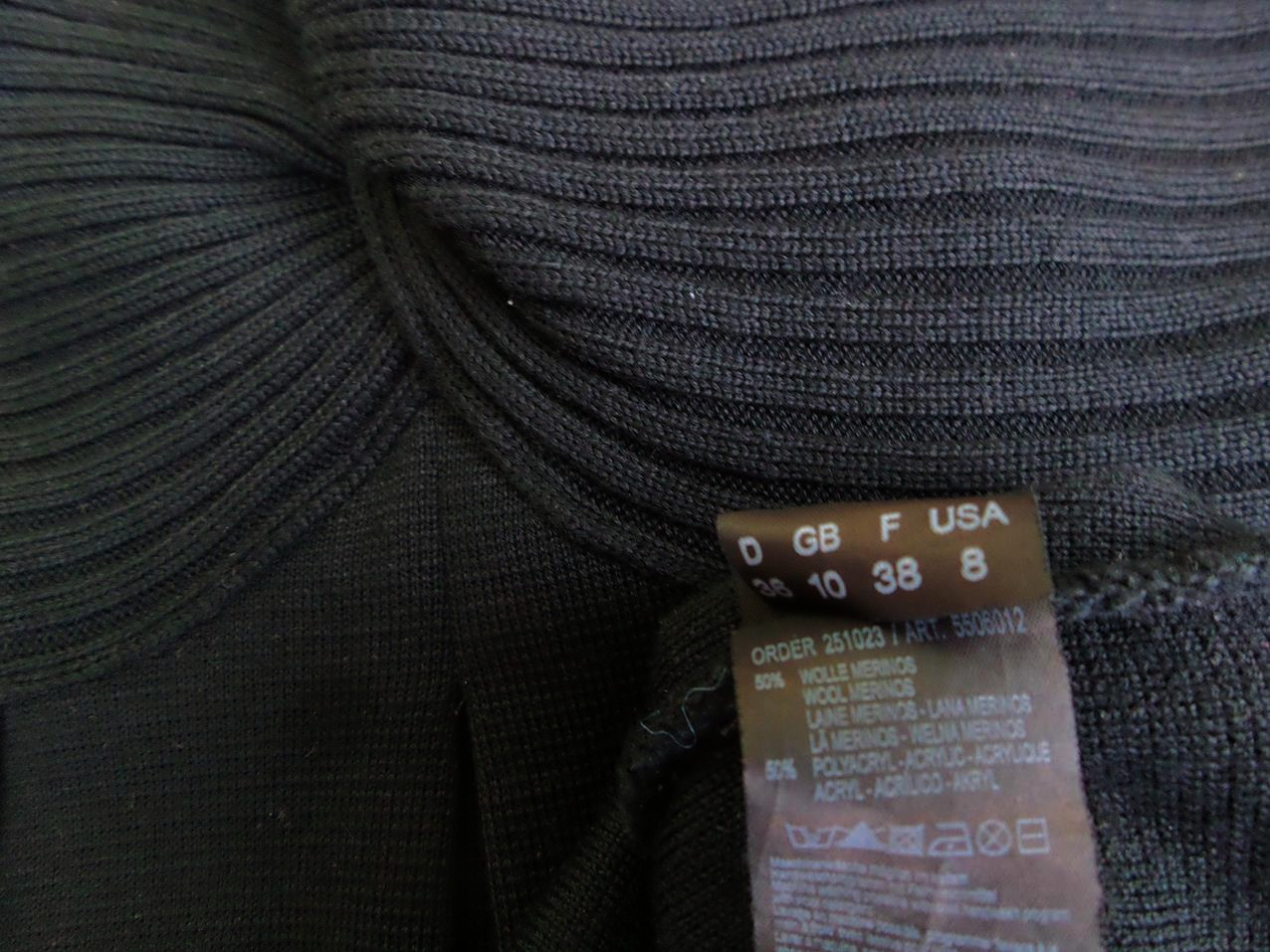 SET-Fashion Rozmiar 38 Kolor Czarny W serek Sukienka Sweterkowa Bezrękawnik Do Kolan Materiał Wełna SET-Fashion Rozmiar 38 Kolor Czarny W serek Sukienka Sweterkowa Bezrękawnik Do Kolan Materiał Wełna