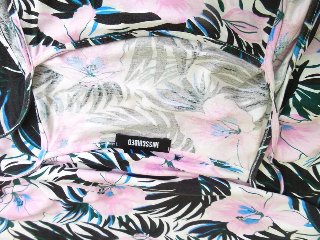 Missguided Rozmiar 42 Kolor Czarny Odkryte Ramiona Sukienka Letnia Bezrękawnik Do Kolan Materiał Wiskoza Missguided Rozmiar 42 Kolor Czarny Odkryte Ramiona Sukienka Letnia Bezrękawnik Do Kolan Materiał Wiskoza