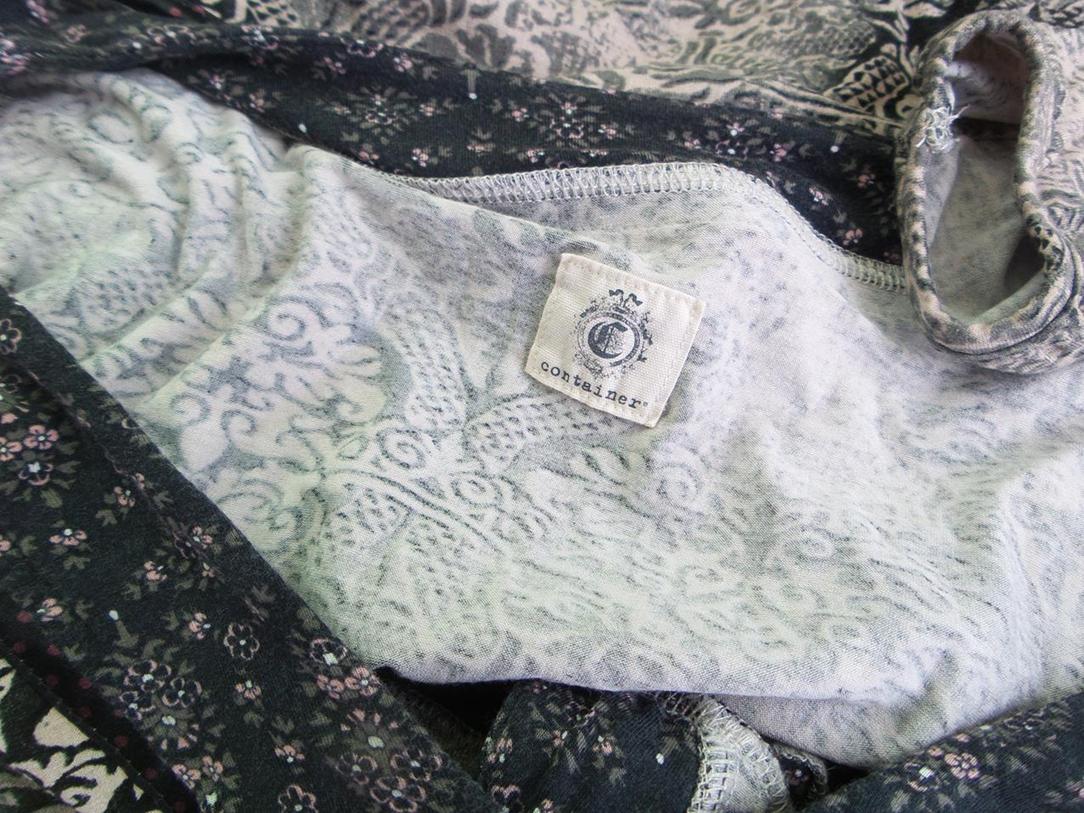 CONTAINER Rozmiar M Kolor Beżowy W serek Sukienka Prostokątna Długi rękaw Do Kolan Materiał Wiskoza CONTAINER Rozmiar M Kolor Beżowy W serek Sukienka Prostokątna Długi rękaw Do Kolan Materiał Wiskoza