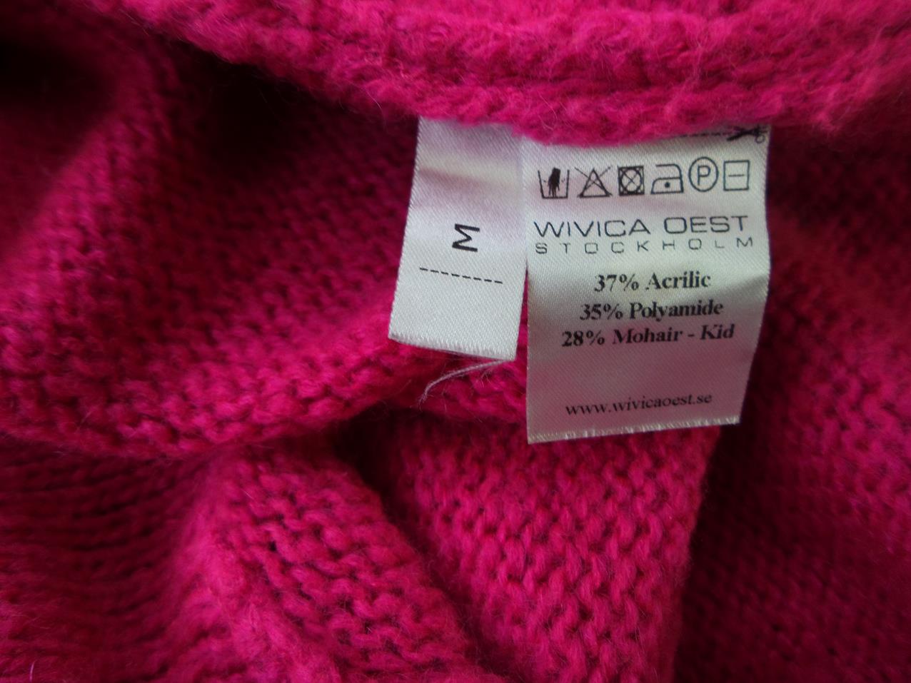 Wivica Oest Stockholm Rozmiar M Kolor Różowy Kołnierz Długi Zapinany Kardigan Długi rękaw Materiał Akryl Gruba dzianina