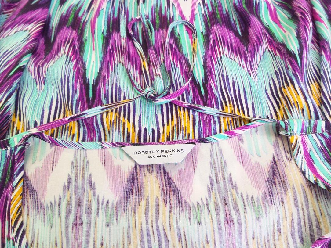 Dorothy perkins Rozmiar 44 Kolor Fioletowy Romby Okrągły dekolt Tunika Bluzka Krótki rękaw Materiał Wiskoza 100% Dorothy perkins Rozmiar 44 Kolor Fioletowy Romby Okrągły dekolt Tunika Bluzka Krótki rękaw Materiał Wiskoza 100%