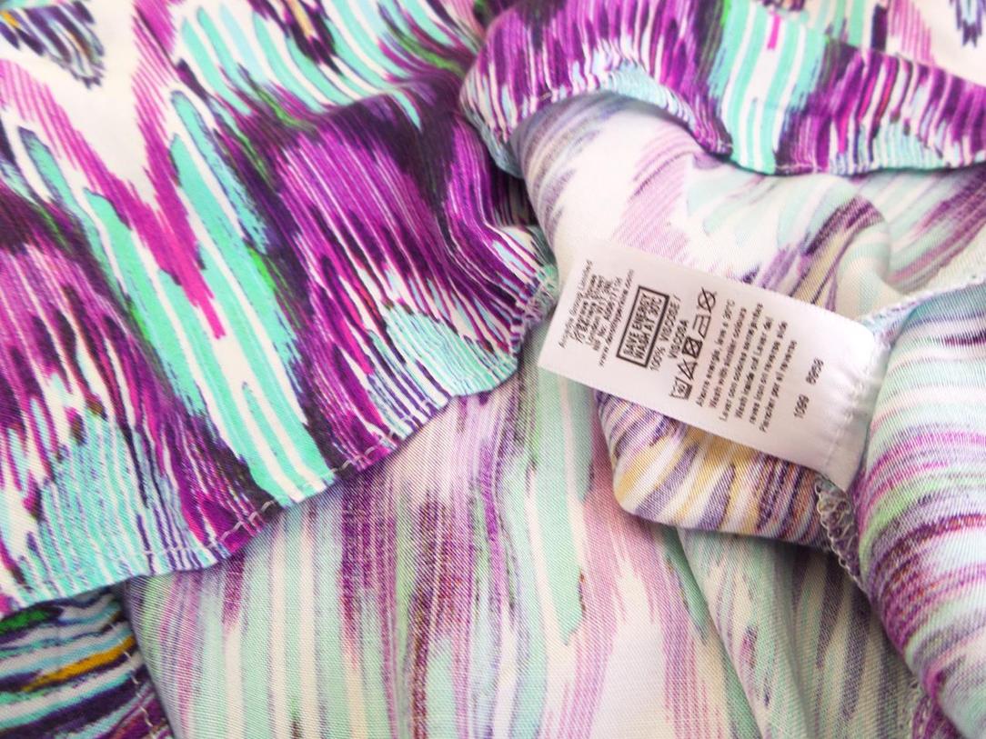 Dorothy perkins Rozmiar 44 Kolor Fioletowy Romby Okrągły dekolt Tunika Bluzka Krótki rękaw Materiał Wiskoza 100% Dorothy perkins Rozmiar 44 Kolor Fioletowy Romby Okrągły dekolt Tunika Bluzka Krótki rękaw Materiał Wiskoza 100%