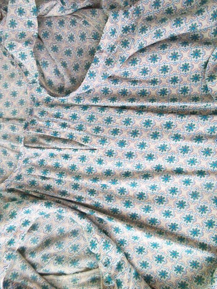 Vintage Rozmiar XXL Kolor Turkusowy Paisley Okrągły dekolt Tunika Bluzka Krótki rękaw Materiał Wiskoza 100% Vintage Rozmiar XXL Kolor Turkusowy Paisley Okrągły dekolt Tunika Bluzka Krótki rękaw Materiał Wiskoza 100%