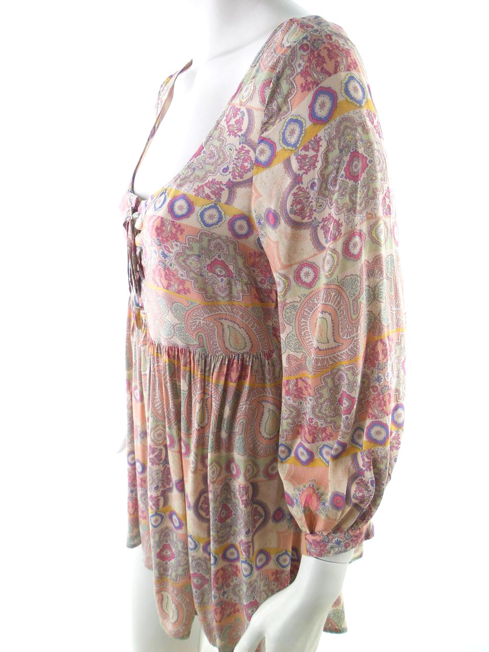 Gina Tricot Rozmiar 36 Kolor Beżowy Paisley Dekolt U Tunika Bluzka Rękaw 3/4 Materiał Wiskoza 100% Gina Tricot Rozmiar 36 Kolor Beżowy Paisley Dekolt U Tunika Bluzka Rękaw 3/4 Materiał Wiskoza 100%