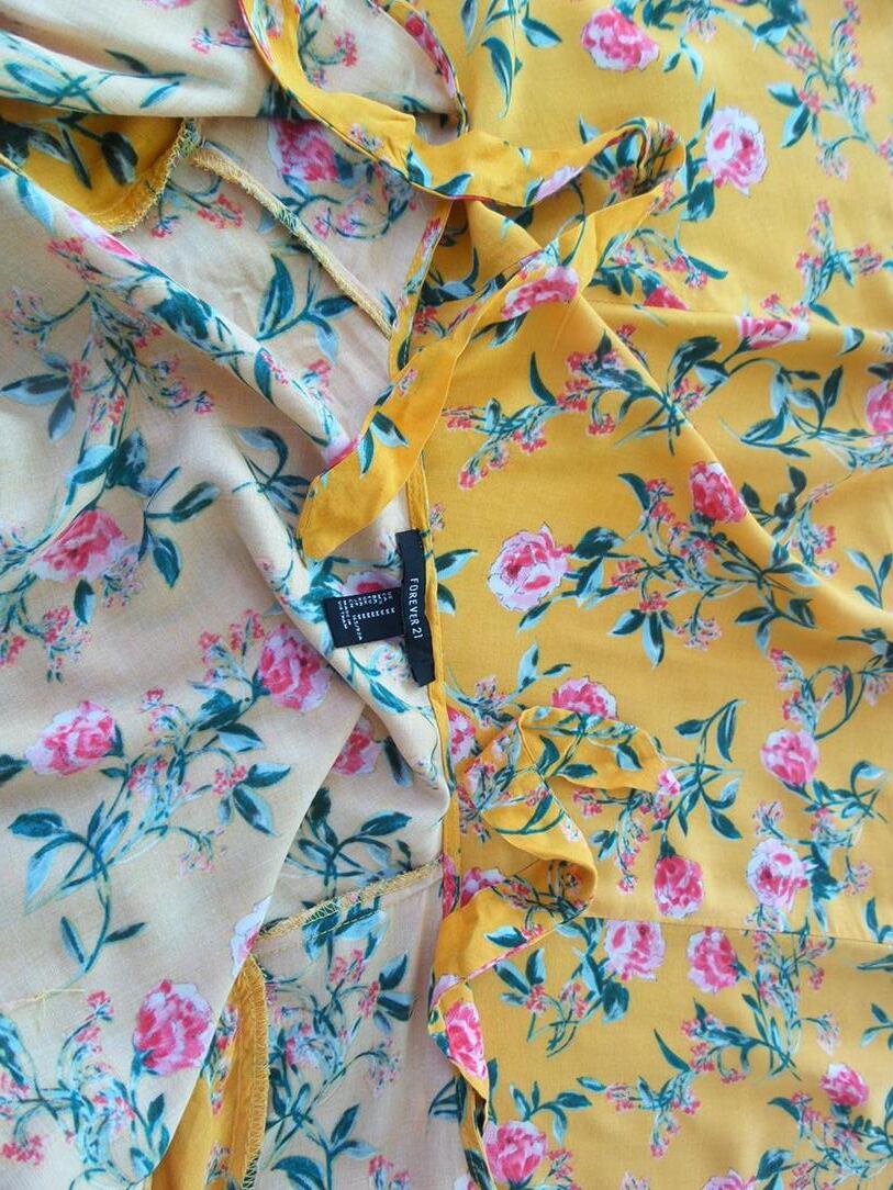 Forever 21 Rozmiar M Kolor Żółty W serek Sukienka Zawijana Krótki rękaw Krótka Materiał Rayon 100% Forever 21 Rozmiar M Kolor Żółty W serek Sukienka Zawijana Krótki rękaw Krótka Materiał Rayon 100%