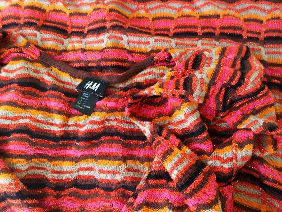 Rozmiar M Kolor Czerwony W serek Sukienka A-Line Krótki rękaw Midi Materiał Wiskoza Rozmiar M Kolor Czerwony W serek Sukienka A-Line Krótki rękaw Midi Materiał Wiskoza