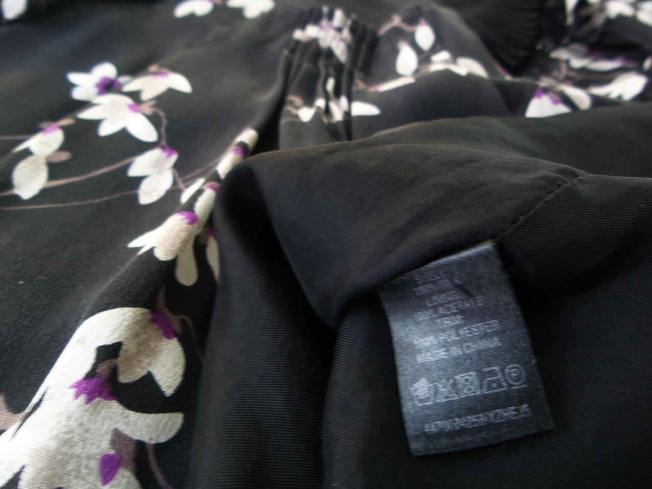 Belle by Oasis Rozmiar 16/42 Kolor Czarny Okrągły dekolt Sukienka A-Line Krótki rękaw Do Kolan Materiał Jedwab 100% Belle by Oasis Rozmiar 16/42 Kolor Czarny Okrągły dekolt Sukienka A-Line Krótki rękaw Do Kolan Materiał Jedwab 100%