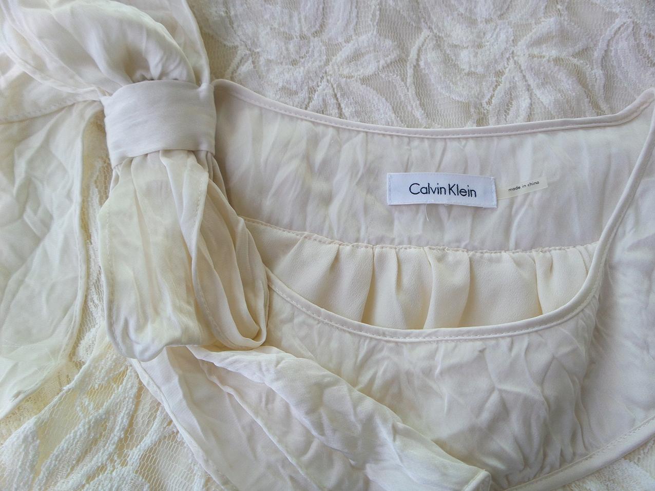 20180619_094034.jpg CALVIN KLEIN Rozmiar M Kolor Kremowy Okrągły dekolt Bluzka Bezrękawnik Materiał Bawełna