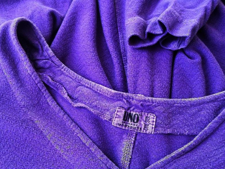 Uno Rozmiar one size Kolor Fioletowy W serek Sukienka Mini Długi rękaw Krótka Materiał Wiskoza Uno Rozmiar one size Kolor Fioletowy W serek Sukienka Mini Długi rękaw Krótka Materiał Wiskoza